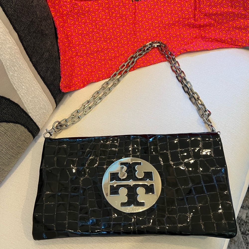 Tory Burch Black Patent Leather Reva Clutch with removable Chain Strap